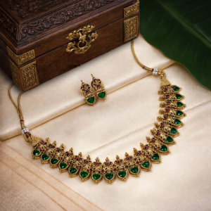 aarna-emerald-temple-choker-set