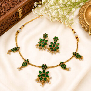 Nakshatra Green Pearl Set