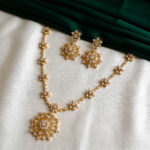 flowral-ad-necklace