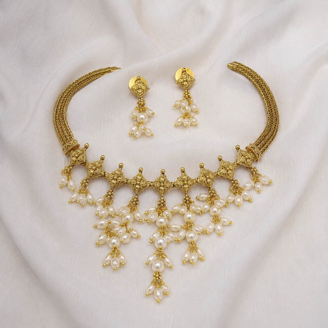 PEARL DROP NECKLACE - Image 2