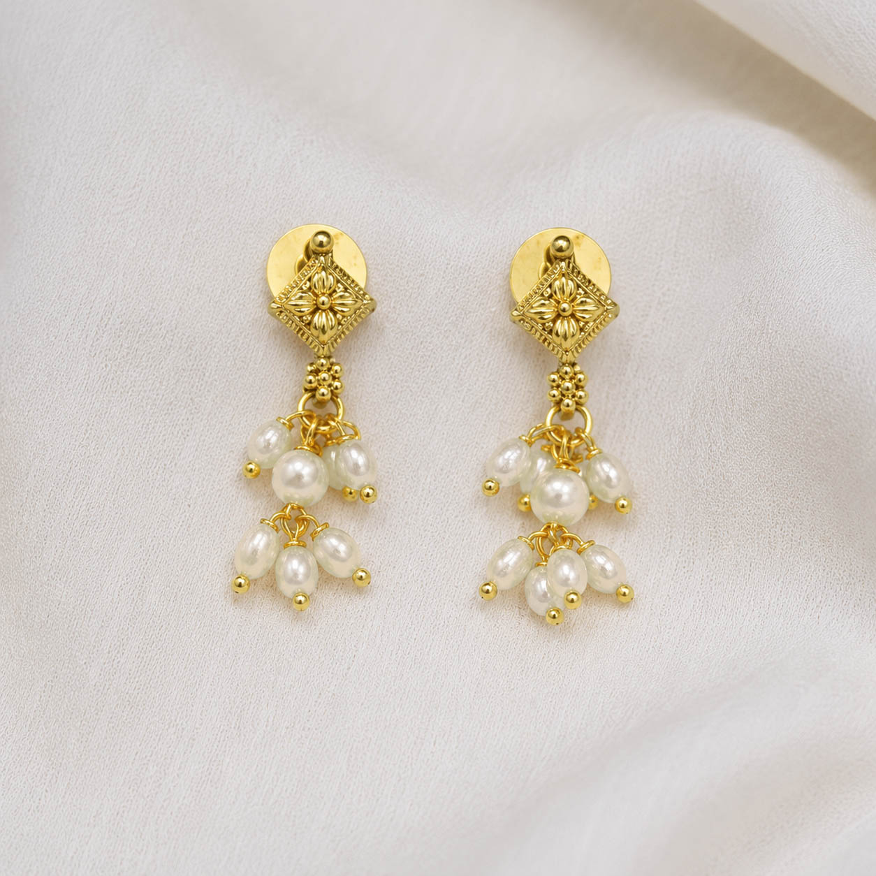 PEARL DROP NECKLACE - Image 3